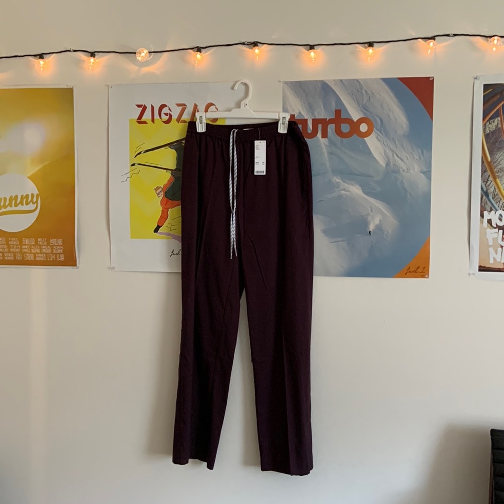 Never warn, cute and relaxed flare trouser pant! Urban outfitters, medium!